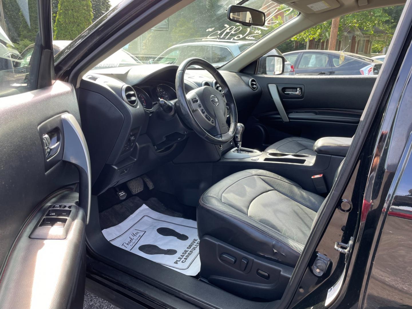 2011 black Nissan Rogue S AWD (JN8AS5MV3BW) with an 2.5L L4 DOHC 16V engine, CVT transmission, located at 101 N. Main Street, Muncy, PA, 17756, (570) 546-5462, 41.207691, -76.785942 - Photo#4